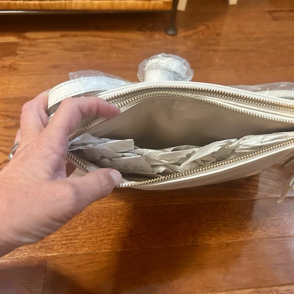 Banana Republic Leather Crossbody Bag - Picture 4 of 6